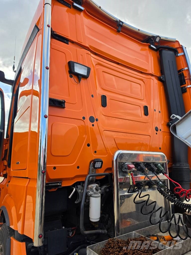 Mercedes-Benz Actros 963-4-A Prime Movers