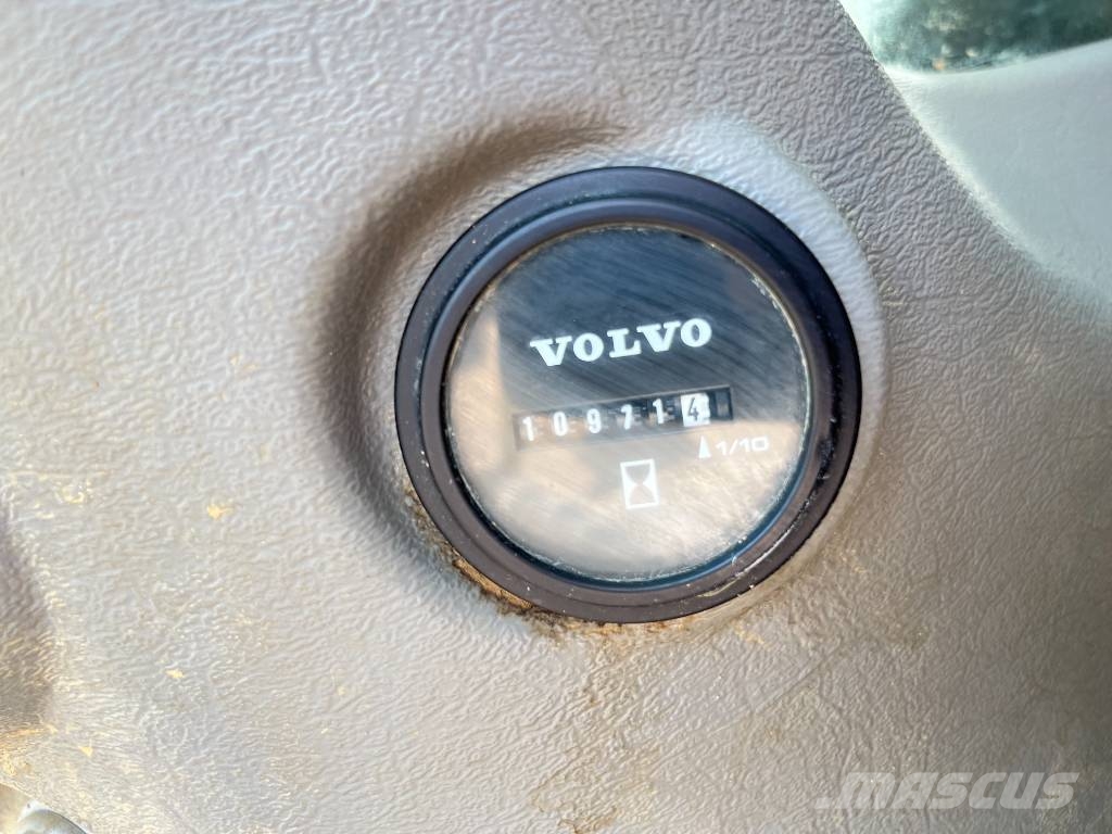 Volvo EC380EL - Automatic Greasing / Quick Coupler حفارات زحافة