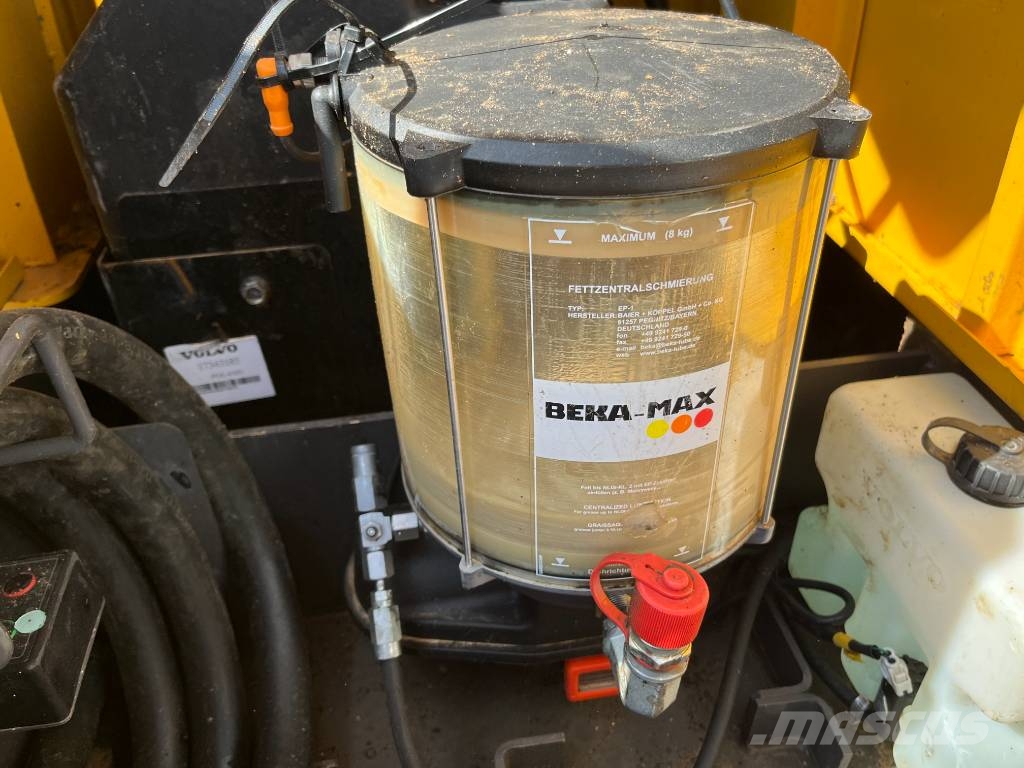 Volvo EC380EL - Automatic Greasing / Quick Coupler حفارات زحافة