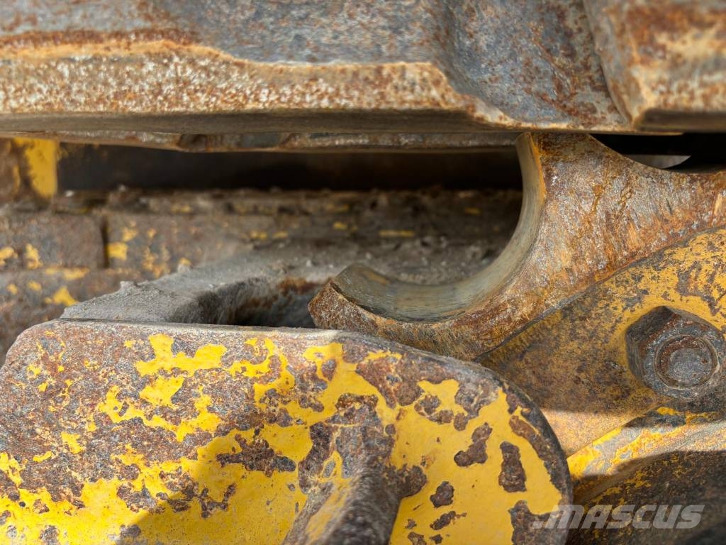 Komatsu D 61 EX-23 (GPS Prepared) Pásové dozery