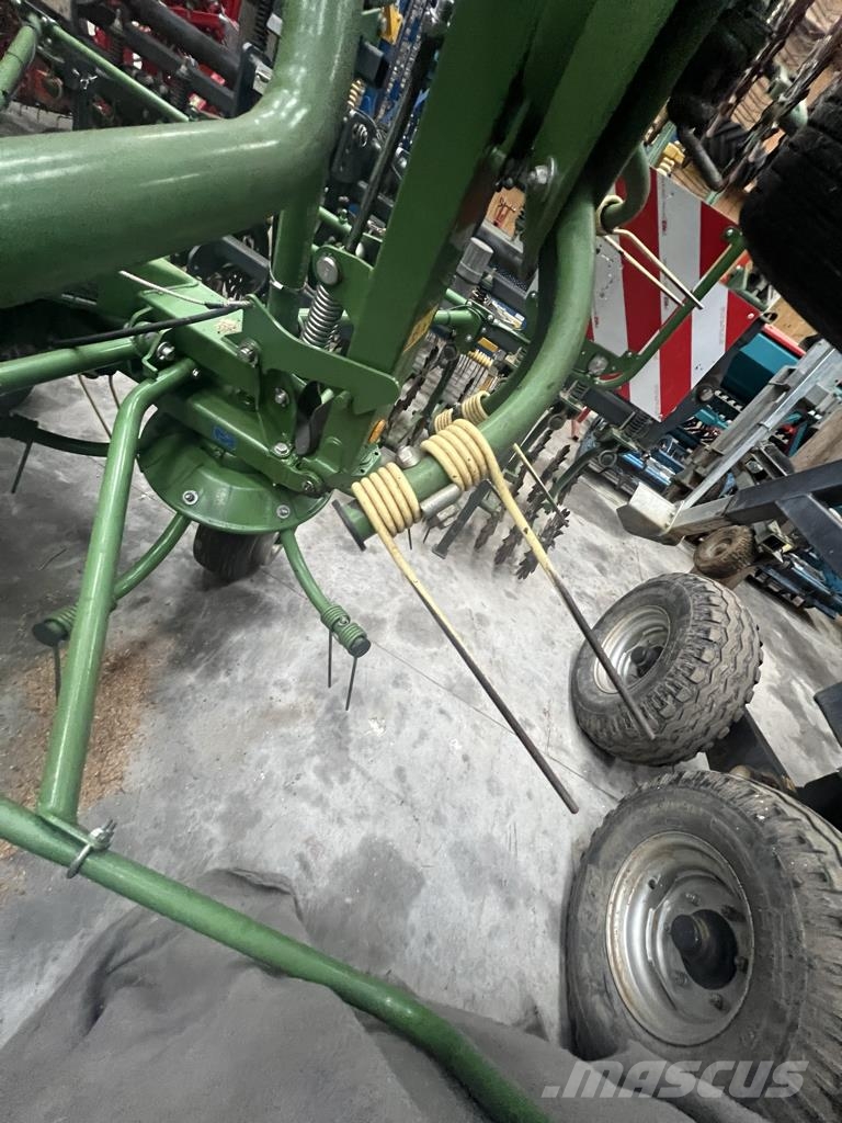 Krone Typ KW 6.72/6 مكابس وميبسات التبن