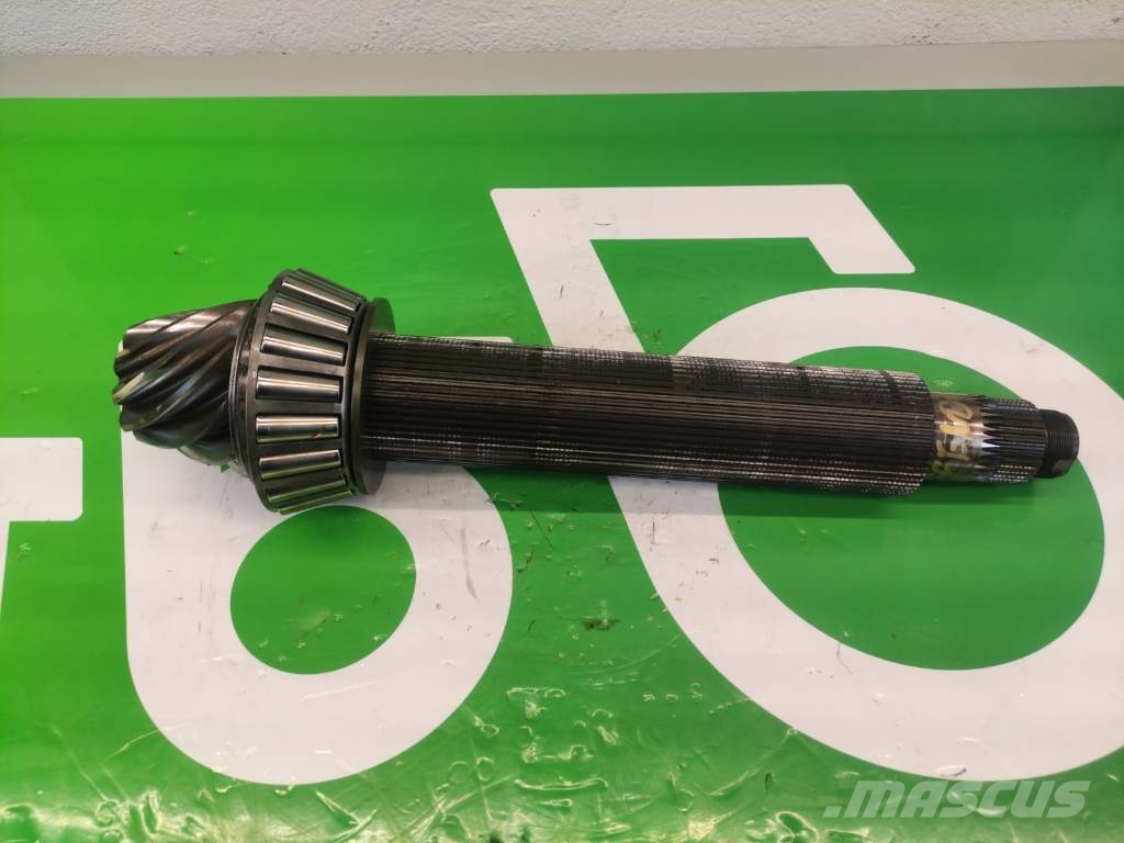 Fendt 818 Favorit PINION SHAFT 822100410011 Chassis