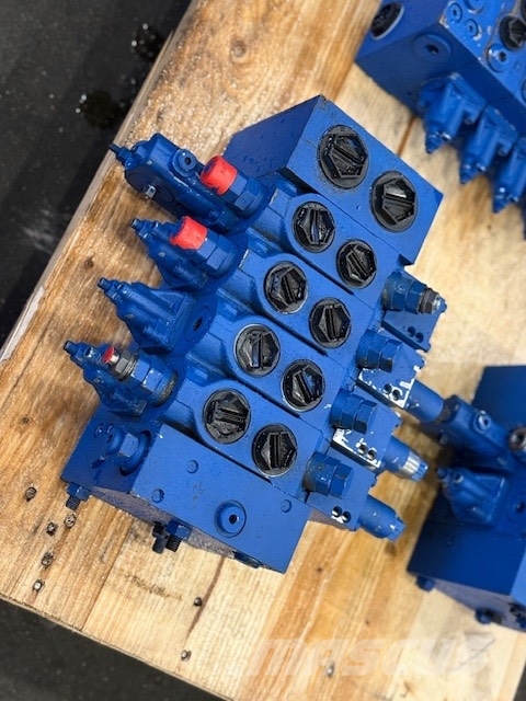 Rexroth NEW HYDRAULIC BLOCK 3 PCS COMPLET Hidravlika