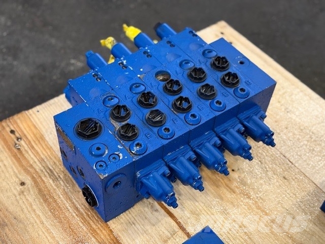 Rexroth NEW HYDRAULIC BLOCK 3 PCS COMPLET Hidravlika