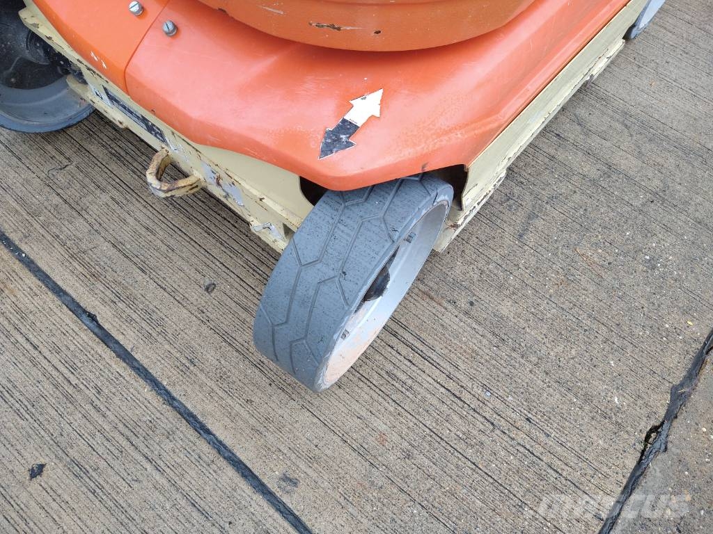 JLG Toucan 10 E (640) Gelenkteleskoparbeitsbühnen