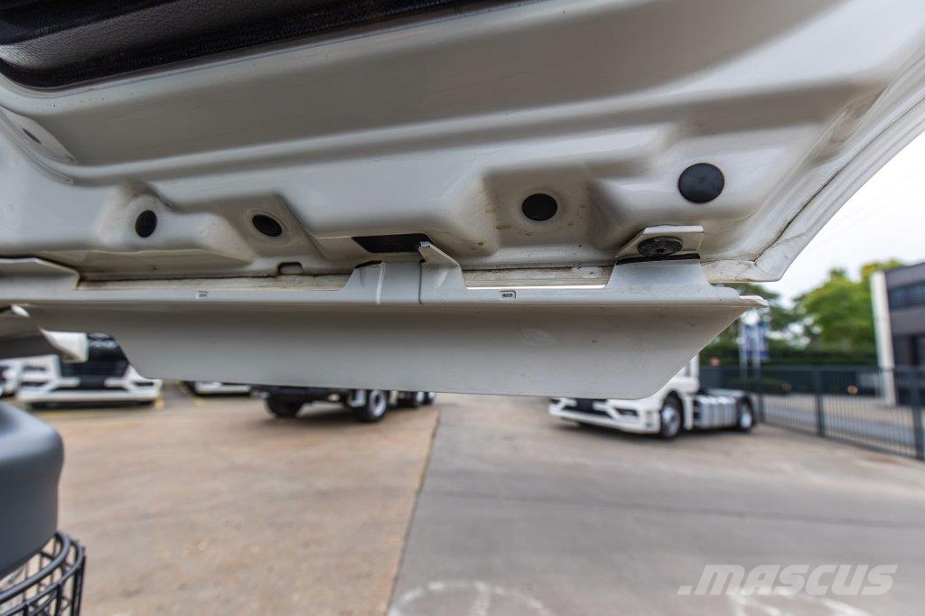 MAN TGS 33.470 BL - 61.000 KM アームロール