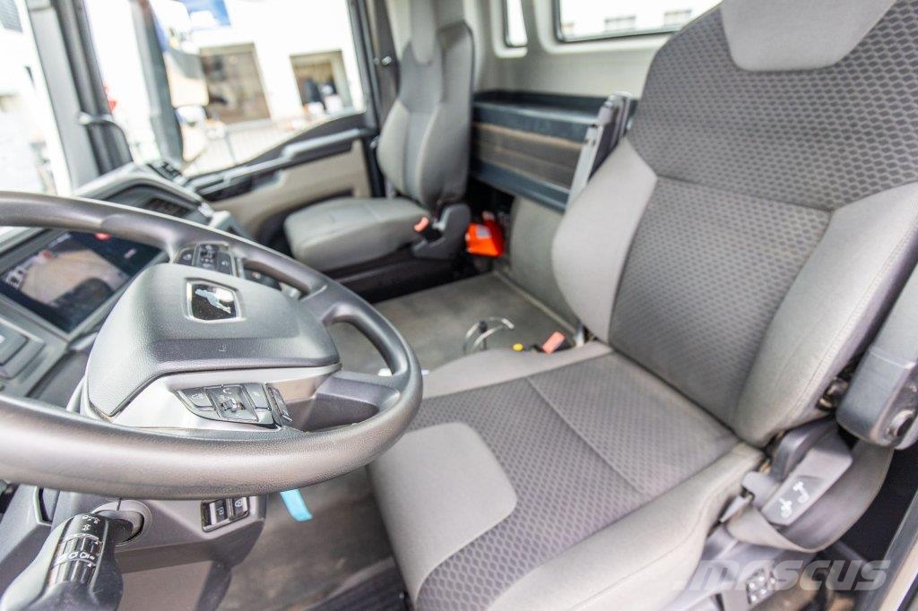 MAN TGS 33.470 BL - 61.000 KM アームロール