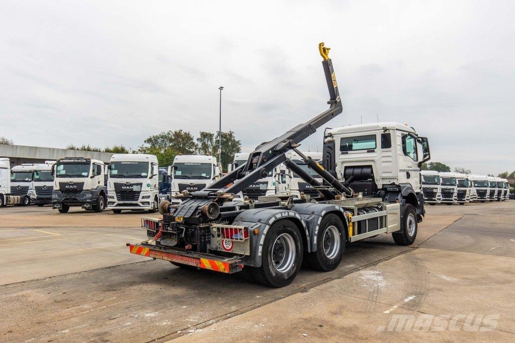 MAN TGS 33.470 BL - 61.000 KM Rol kiper kamioni sa kukom za podizanje tereta