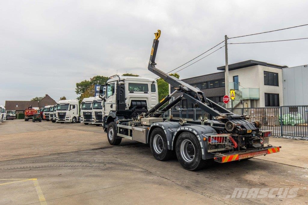 MAN TGS 33.470 BL - 61.000 KM アームロール