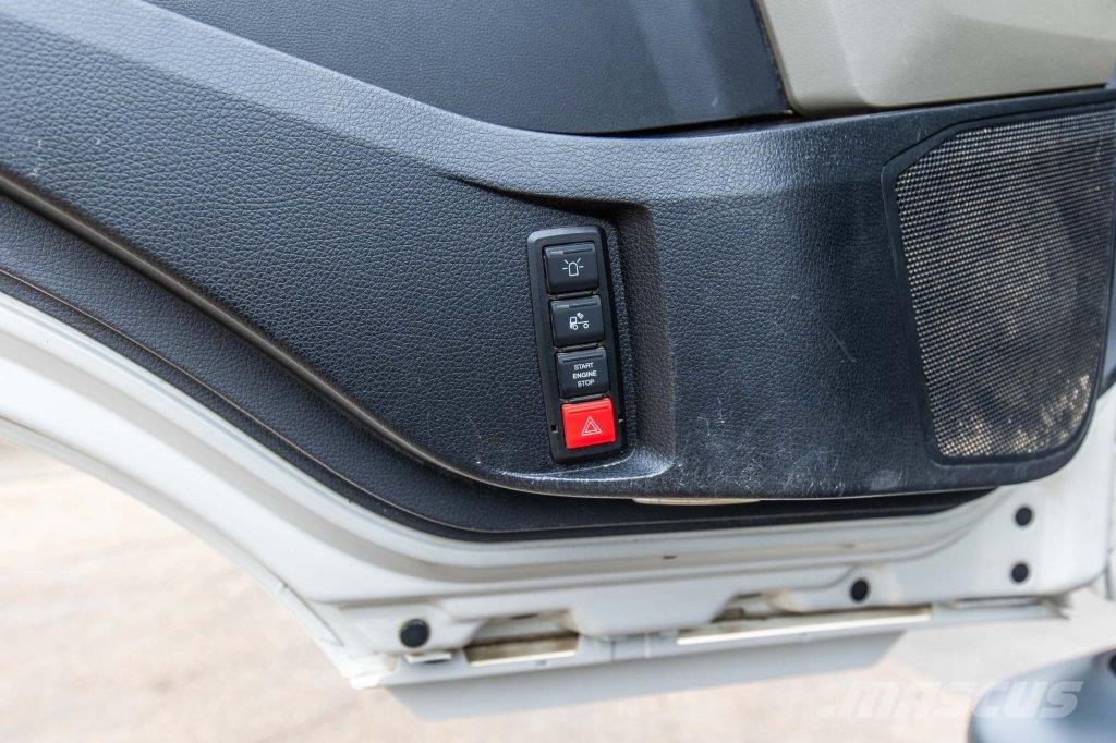 MAN TGS 33.470 BL - 61.000 KM アームロール