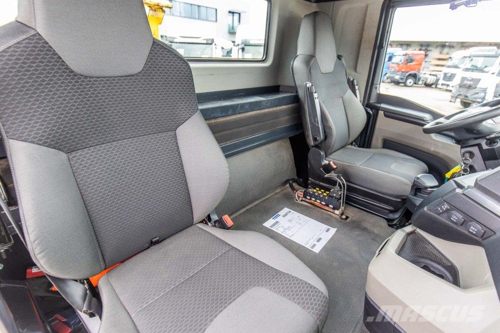 MAN TGS 33.470 BL - 61.000 KM Rol kiper kamioni sa kukom za podizanje tereta