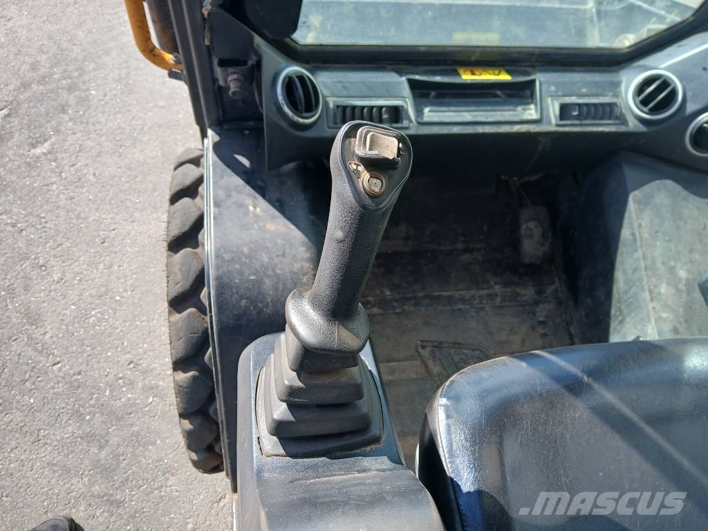 JCB PowerBoom 210T Schrankladers