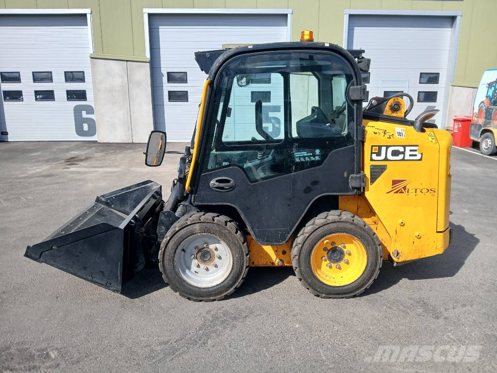 JCB PowerBoom 210T Schrankladers