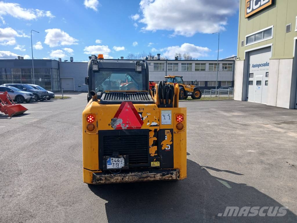 JCB PowerBoom 210T Schrankladers