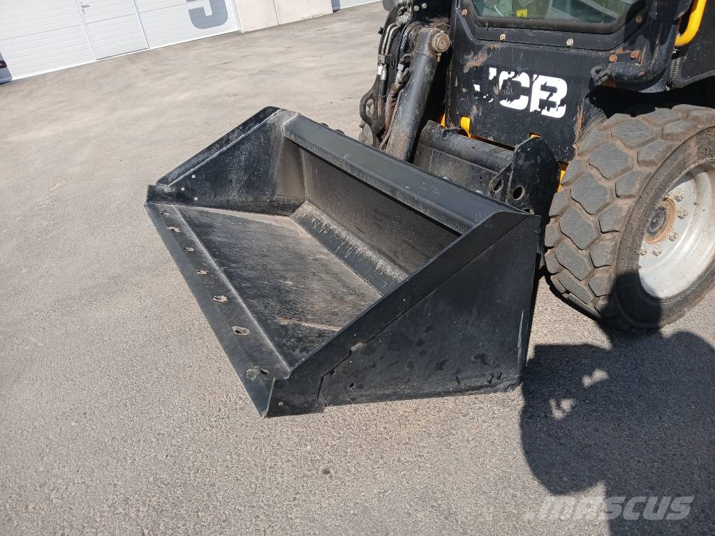 JCB PowerBoom 210T Schrankladers