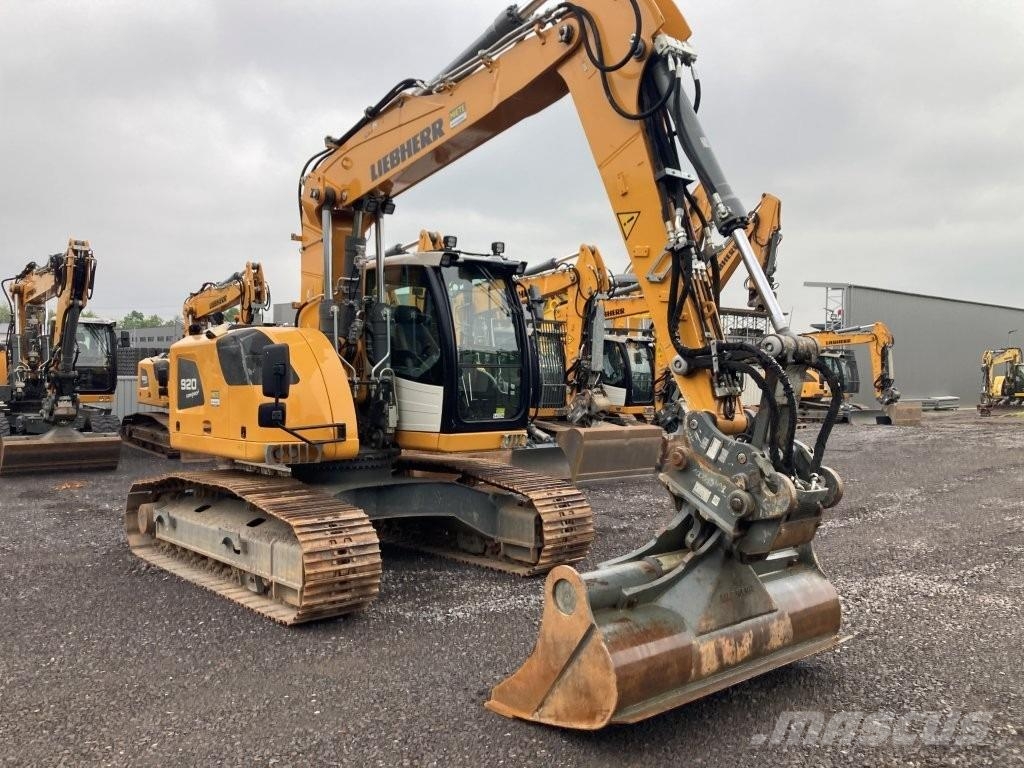 Liebherr R920 Compact حفارات زحافة
