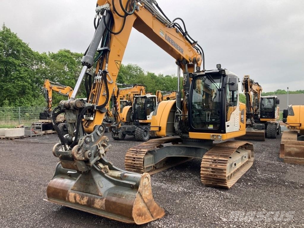 Liebherr R920 Compact حفارات زحافة
