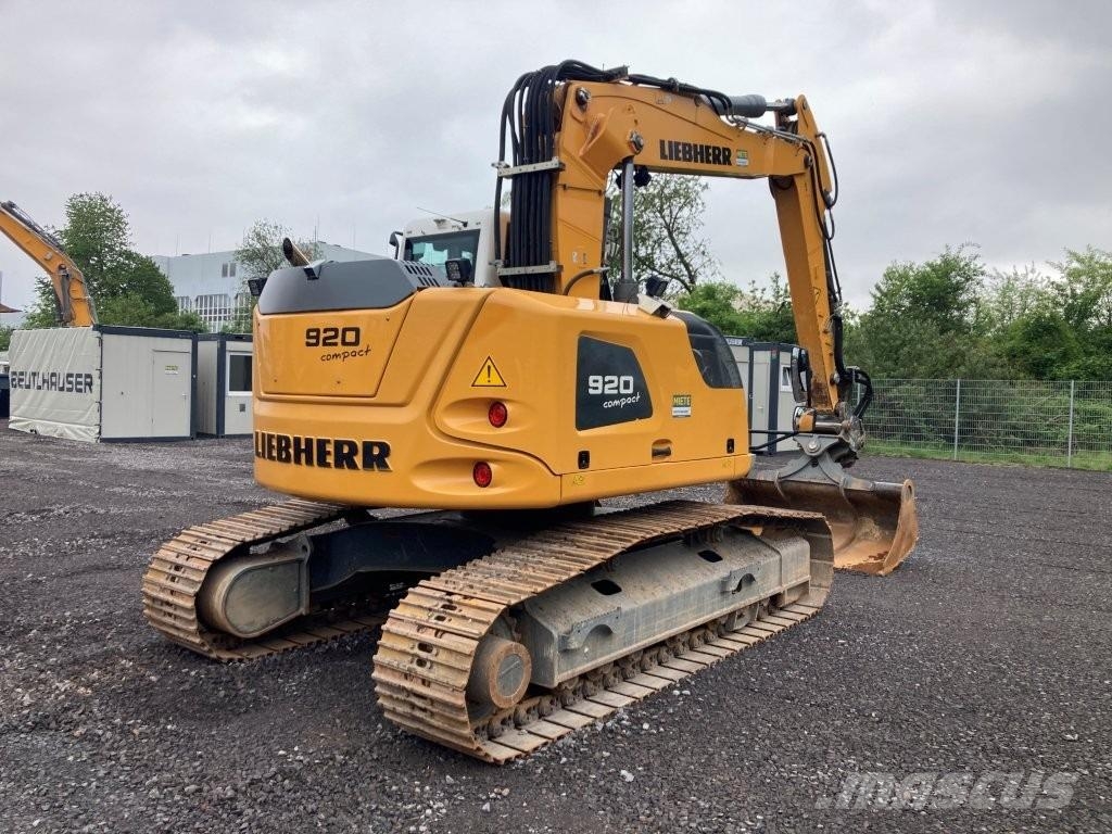 Liebherr R920 Compact حفارات زحافة