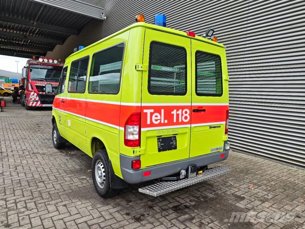 Mercedes-Benz Sprinter 314 4x4 Petrol Feuerwehr 9900 KM! Пожарни камиони