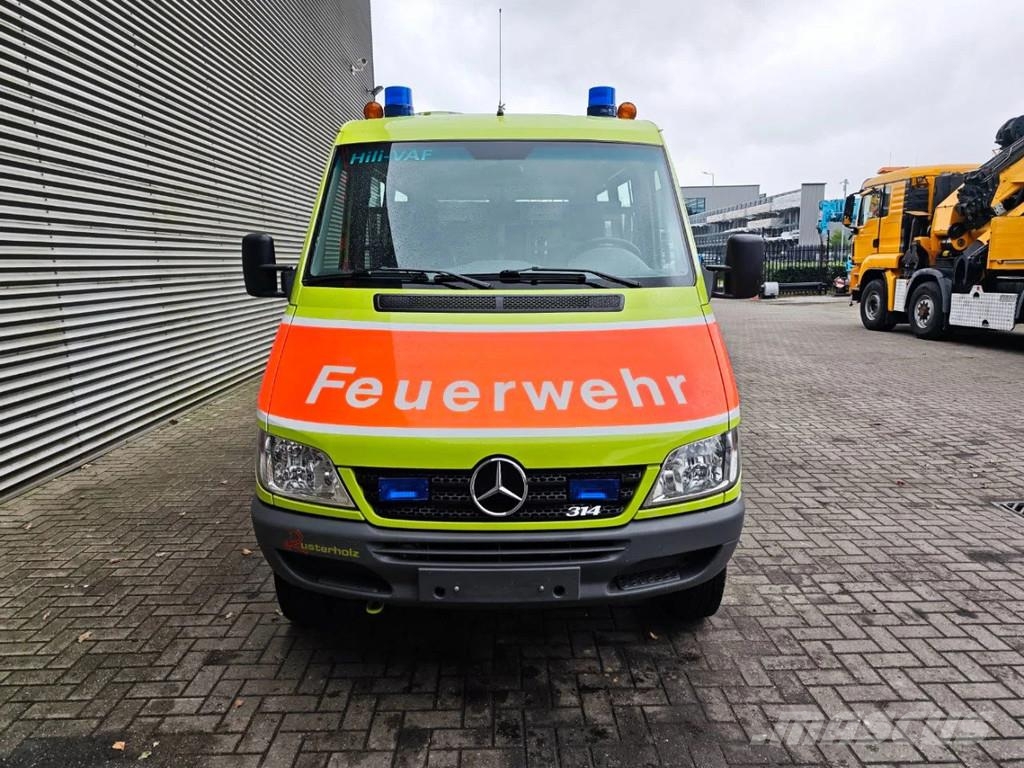 Mercedes-Benz Sprinter 314 4x4 Petrol Feuerwehr 9900 KM! Пожарни камиони