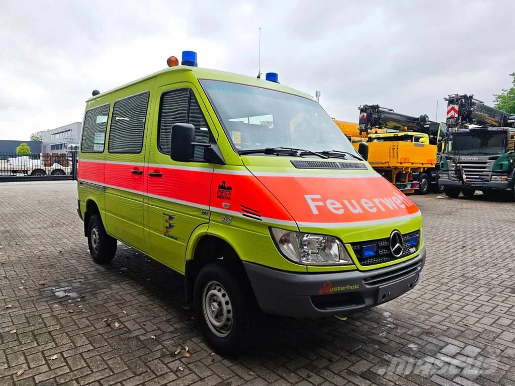 Mercedes-Benz Sprinter 314 4x4 Petrol Feuerwehr 9900 KM! Пожарни камиони