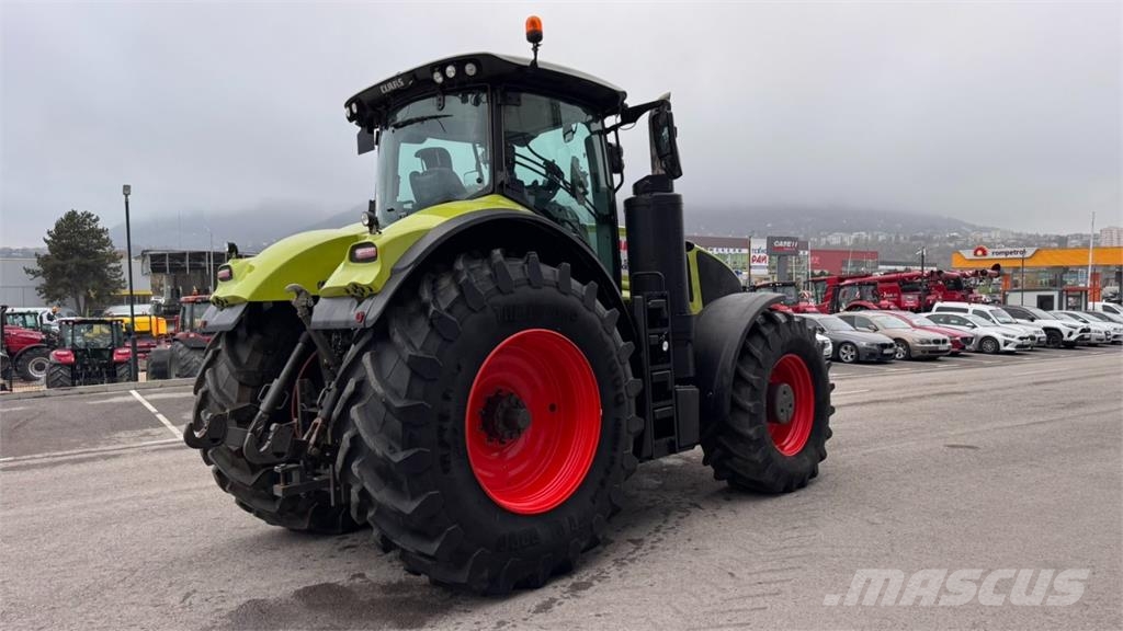 CLAAS Axion 950 الجرارات