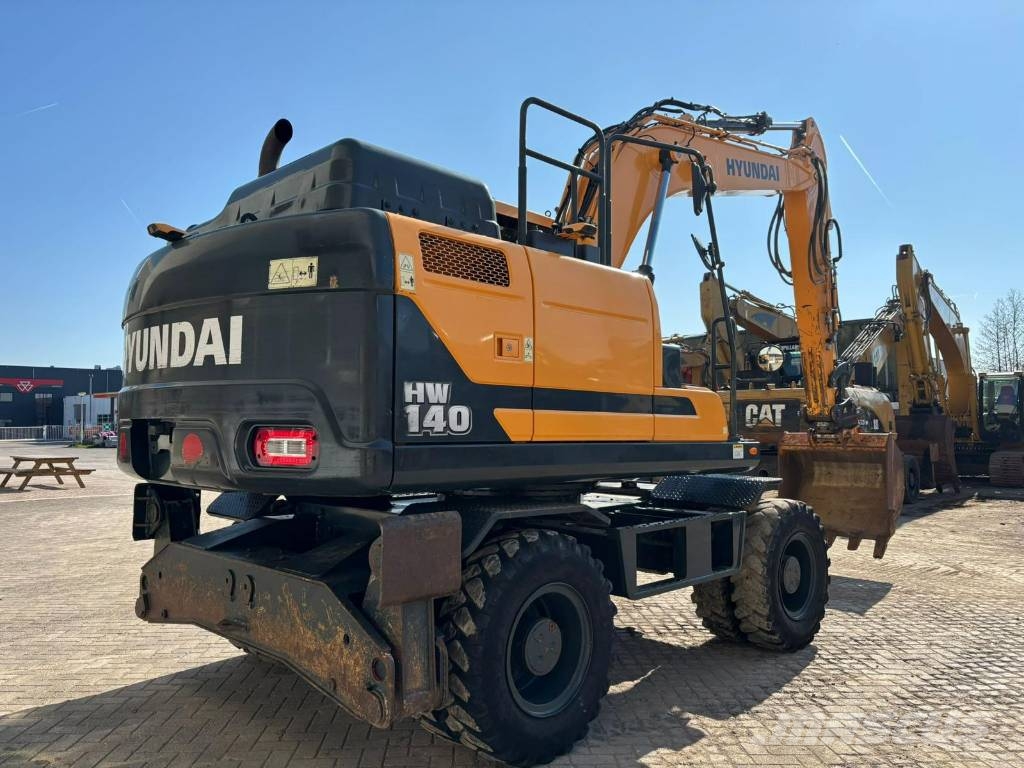 Hyundai HW 140 Excavadoras de ruedas