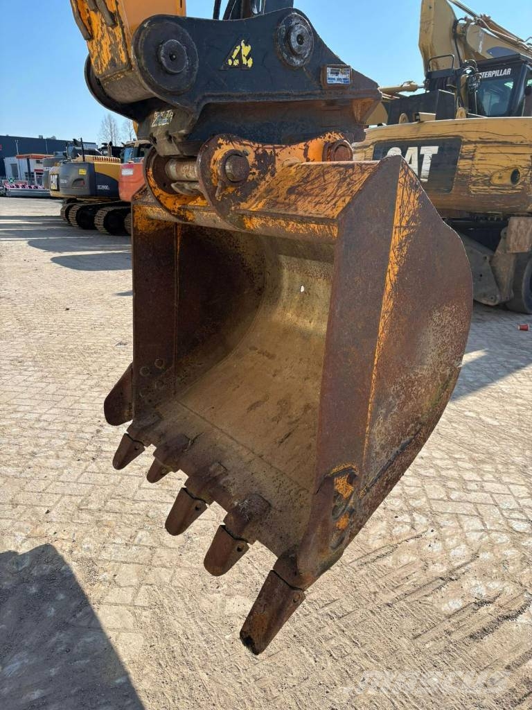 Hyundai HW 140 Excavadoras de ruedas