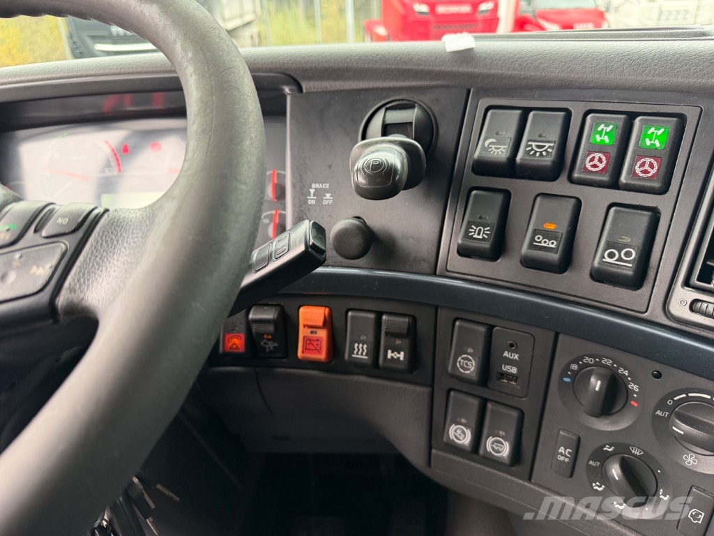 Volvo FH13 460 8x2*6 アームロール