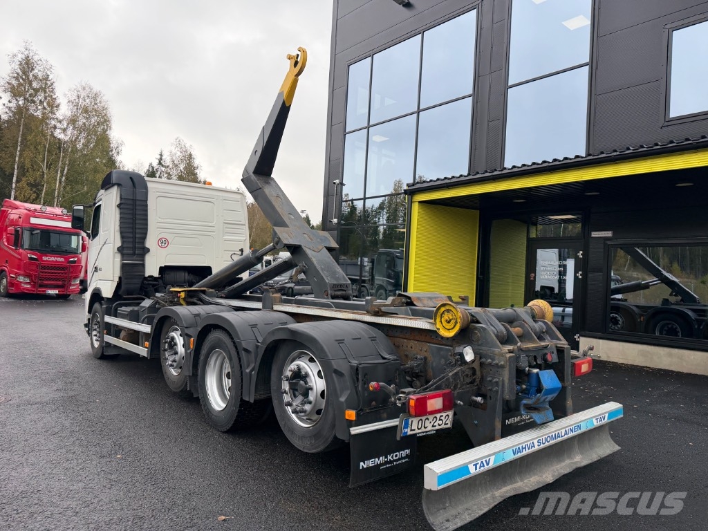 Volvo FH13 460 8x2*6 アームロール
