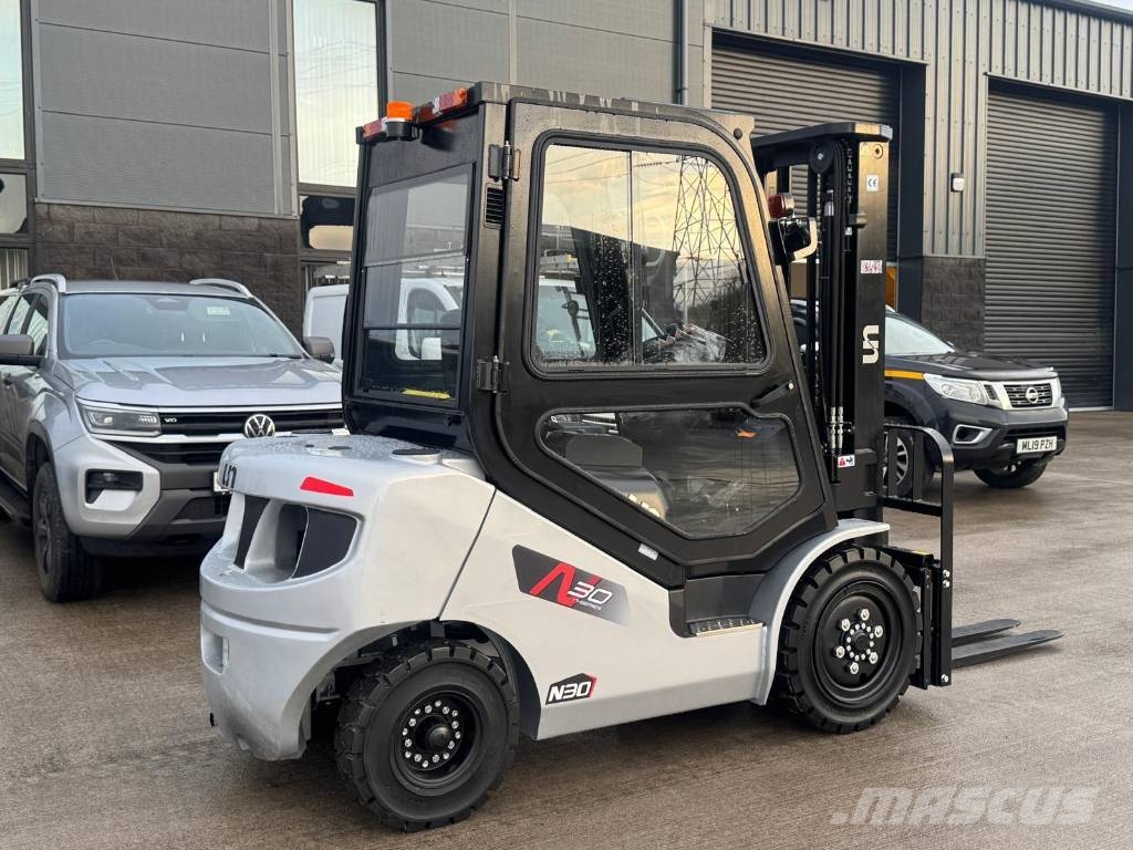 UN Forklift 30 Diesel heftrucks