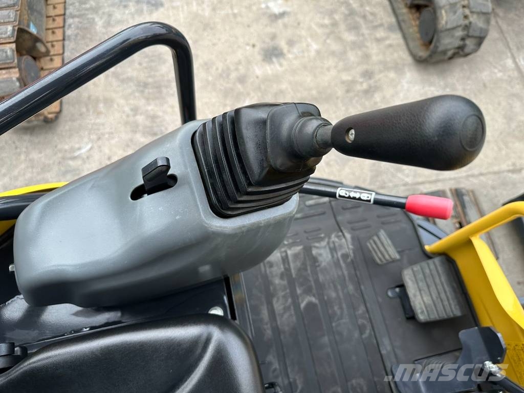 Yanmar VIO30 Bageri guseničari