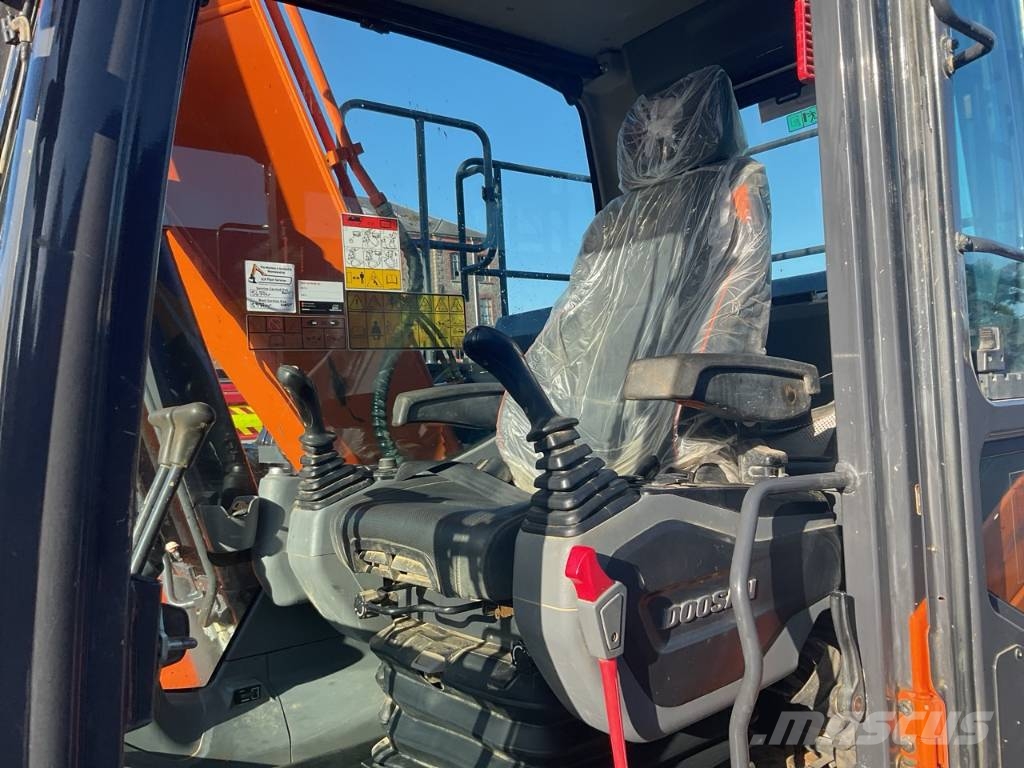 Doosan DX140LC-7 Raupenbagger