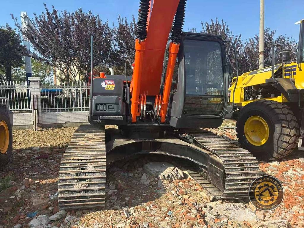 Hitachi ZAXIS200 履带挖掘机