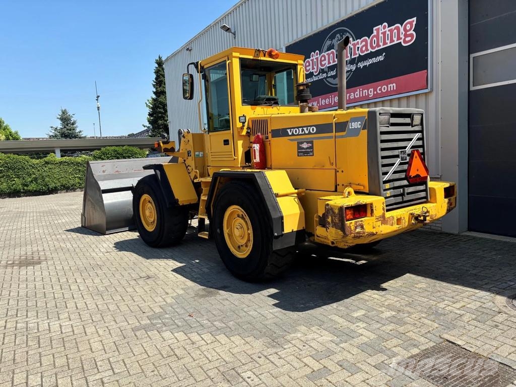 Volvo L90C wheelloader, RESERVED/RESERVIERT/GERESERVEERD لوادر بعجل