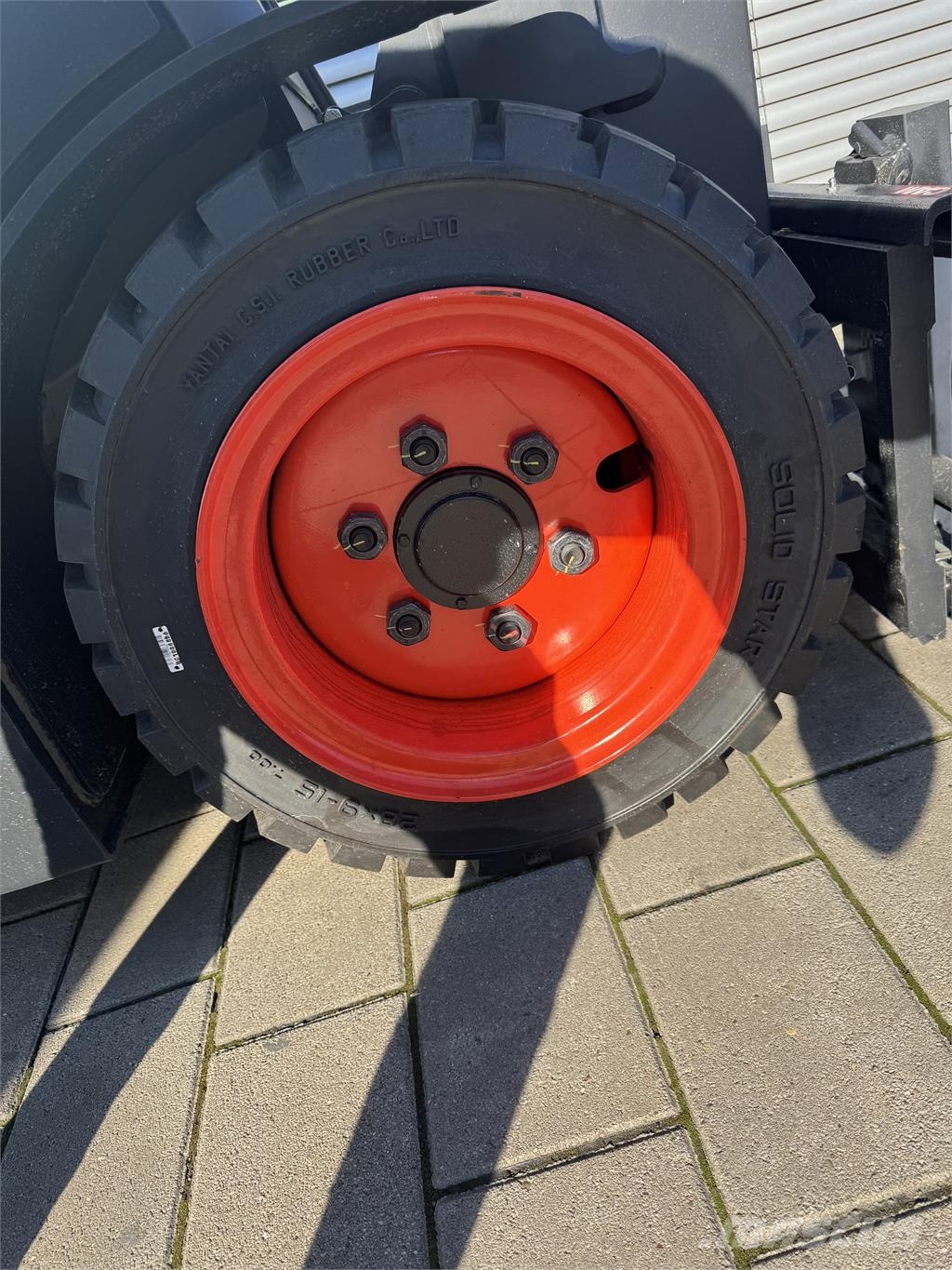 Bobcat D25NXS Дизельні навантажувачі
