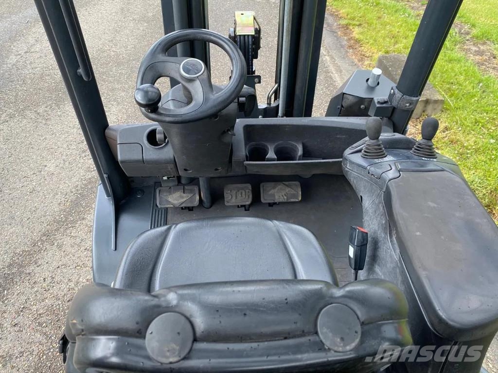 Linde H35T-02 LPG forklifts