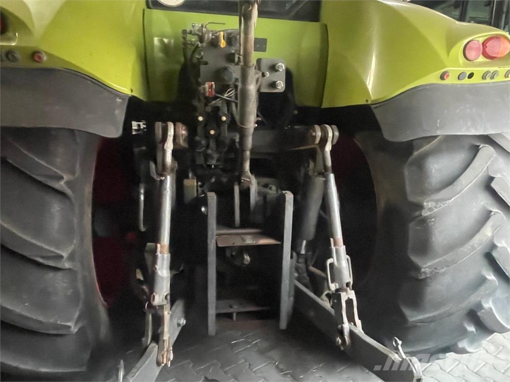 CLAAS AXION 840 Traktorji