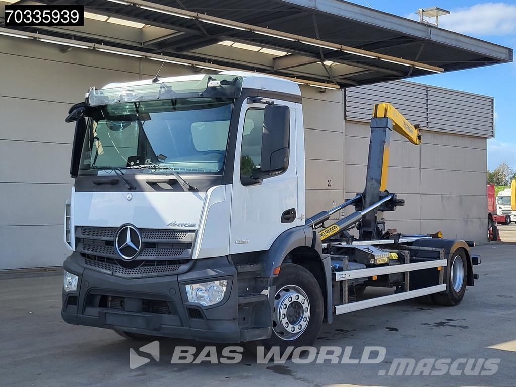 Mercedes-Benz Antos 1830 4X2 Palfinger T15-31 MPA Hooklift Autom Vrachtwagen met containersysteem