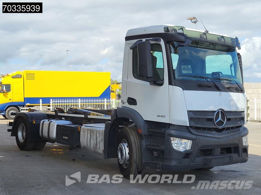 Mercedes-Benz Antos 1830 4X2 Palfinger T15-31 MPA Hooklift Autom Vrachtwagen met containersysteem