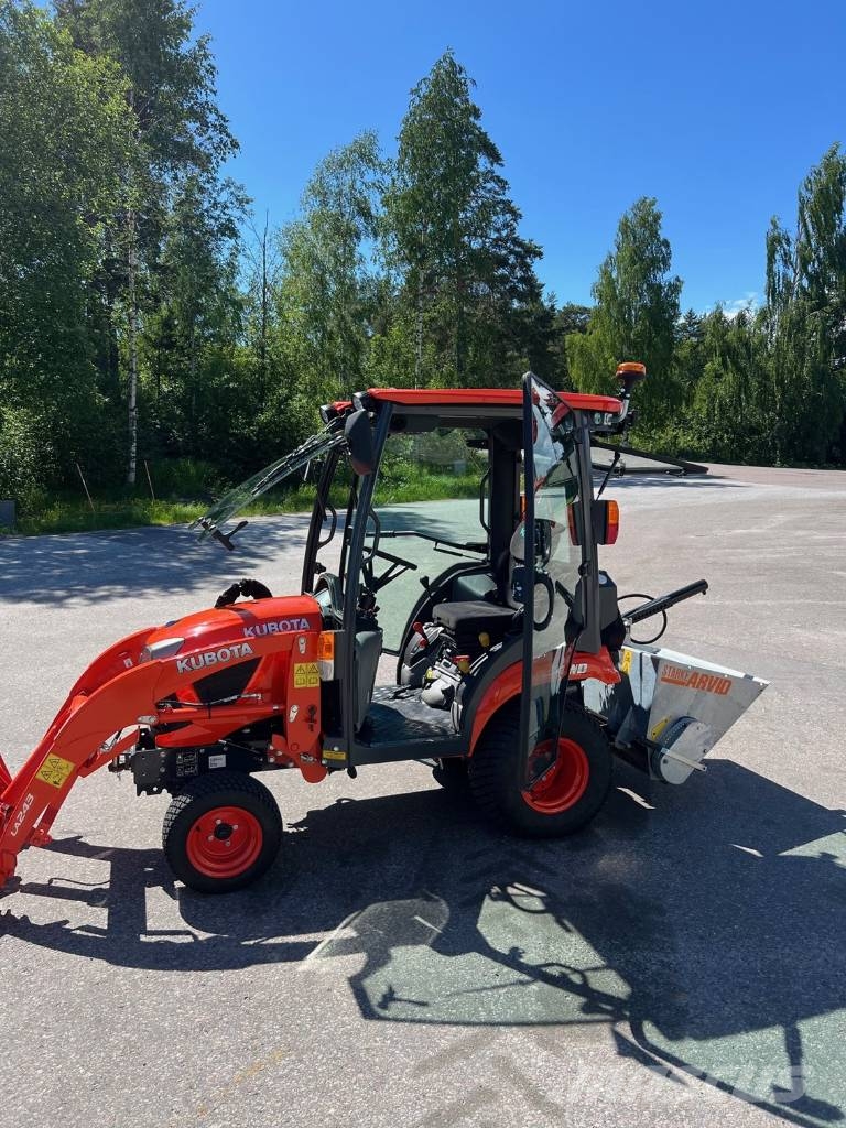 Kubota BX 231 4WD OBS 45 Timmar Nyskick Minicarregadeiras