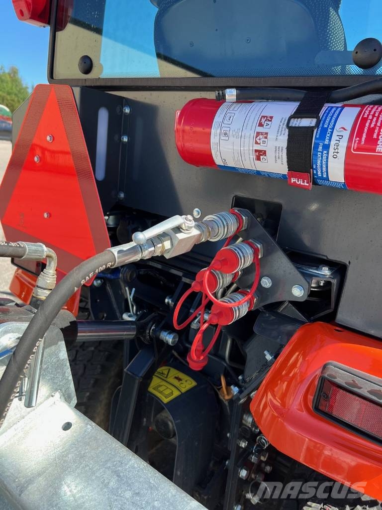 Kubota BX 231 4WD OBS 45 Timmar Nyskick Minicarregadeiras