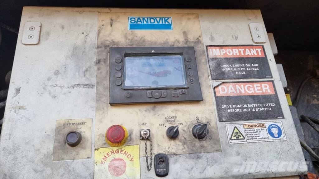 Sandvik QJ 341 Mobilūs smulkintuvai