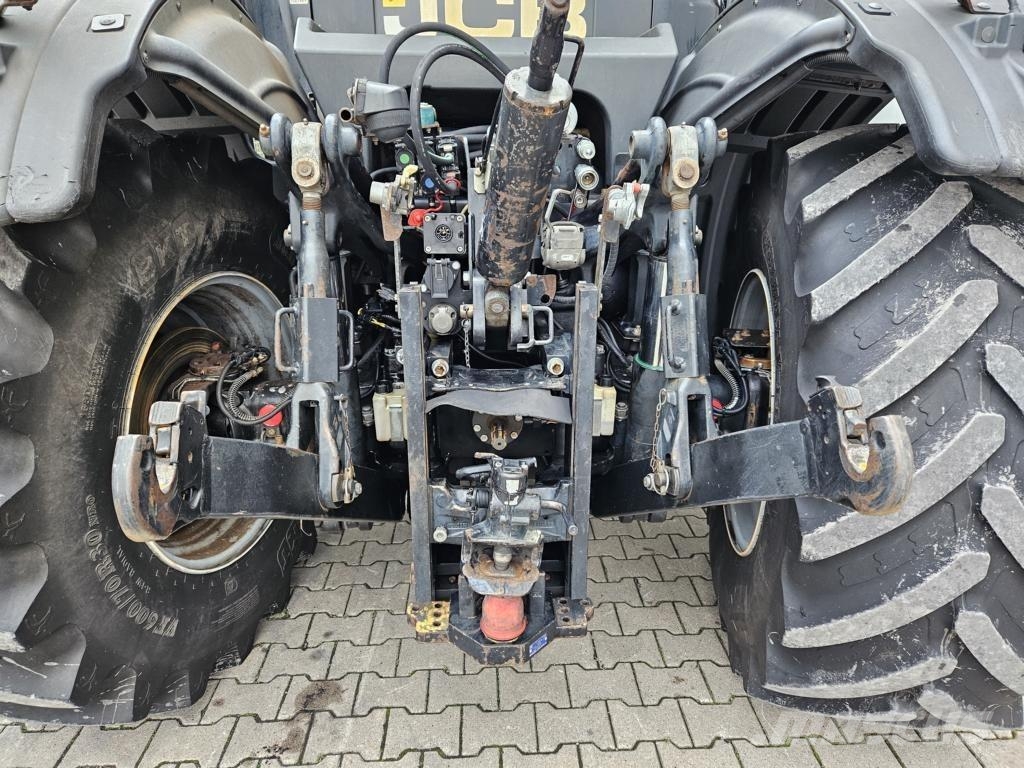 JCB Fastrac 4220 ماكينات زراعية - غير ذلك