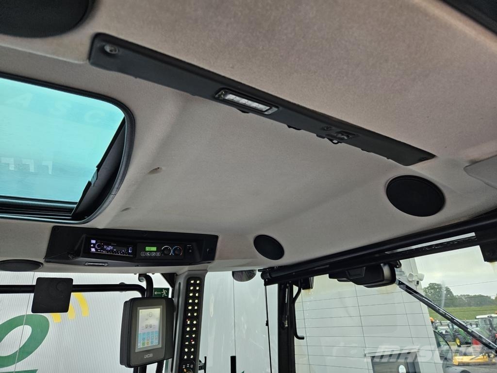 JCB Fastrac 4220 ماكينات زراعية - غير ذلك
