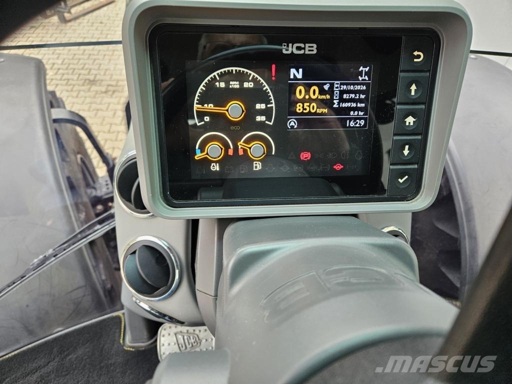 JCB Fastrac 4220 ماكينات زراعية - غير ذلك