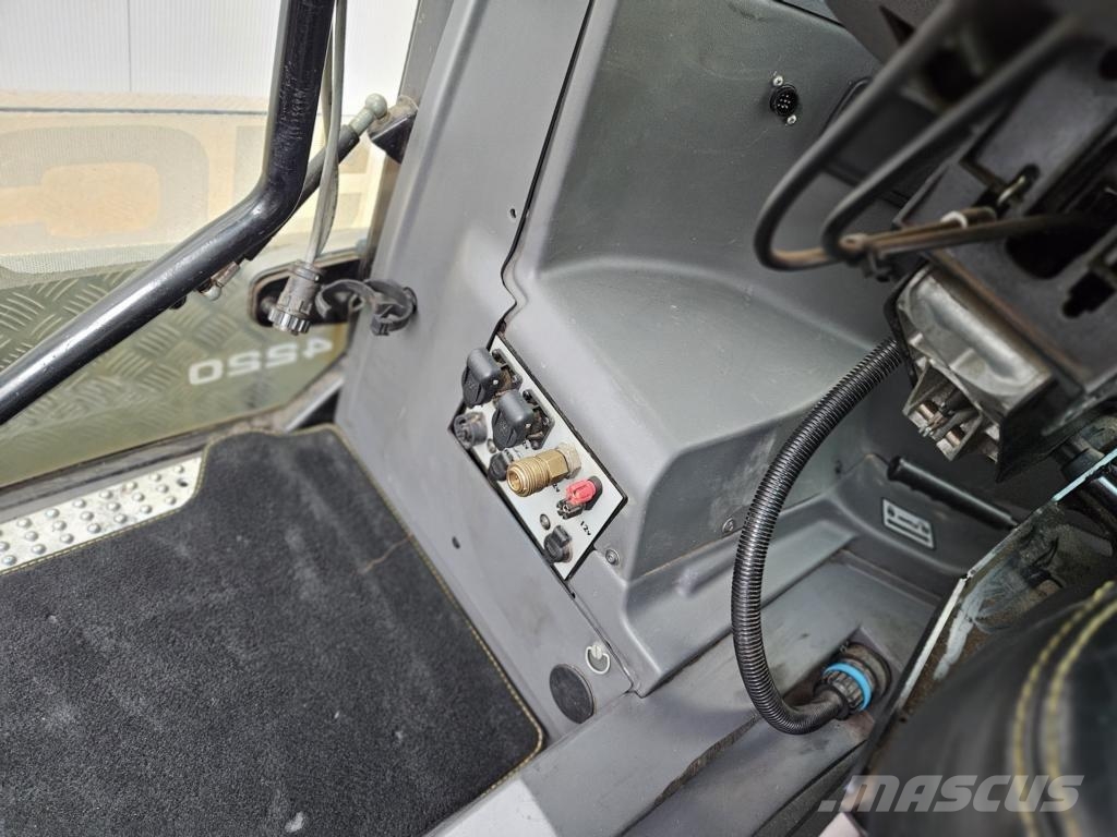 JCB Fastrac 4220 ماكينات زراعية - غير ذلك