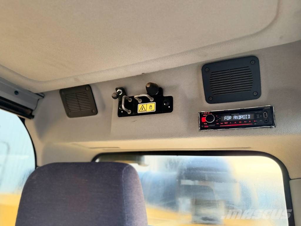 CAT 330F LN Kāpurķēžu ekskavatori