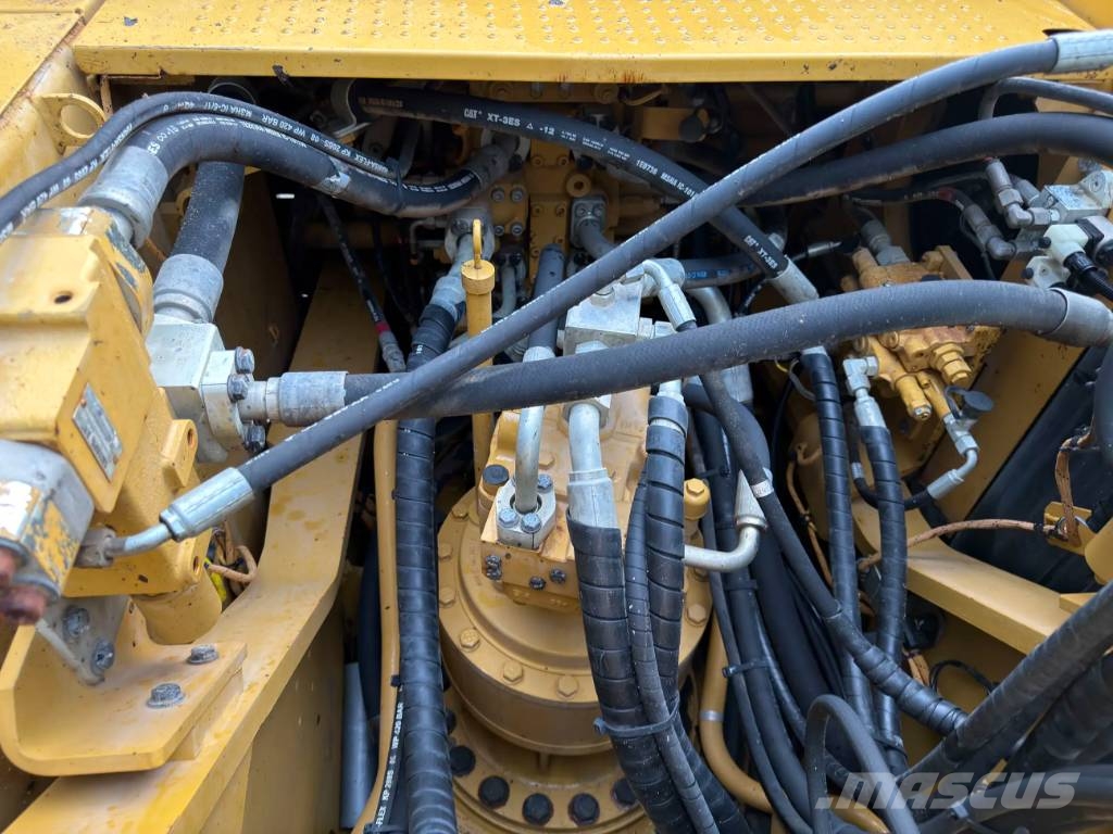 CAT 330F LN Kāpurķēžu ekskavatori