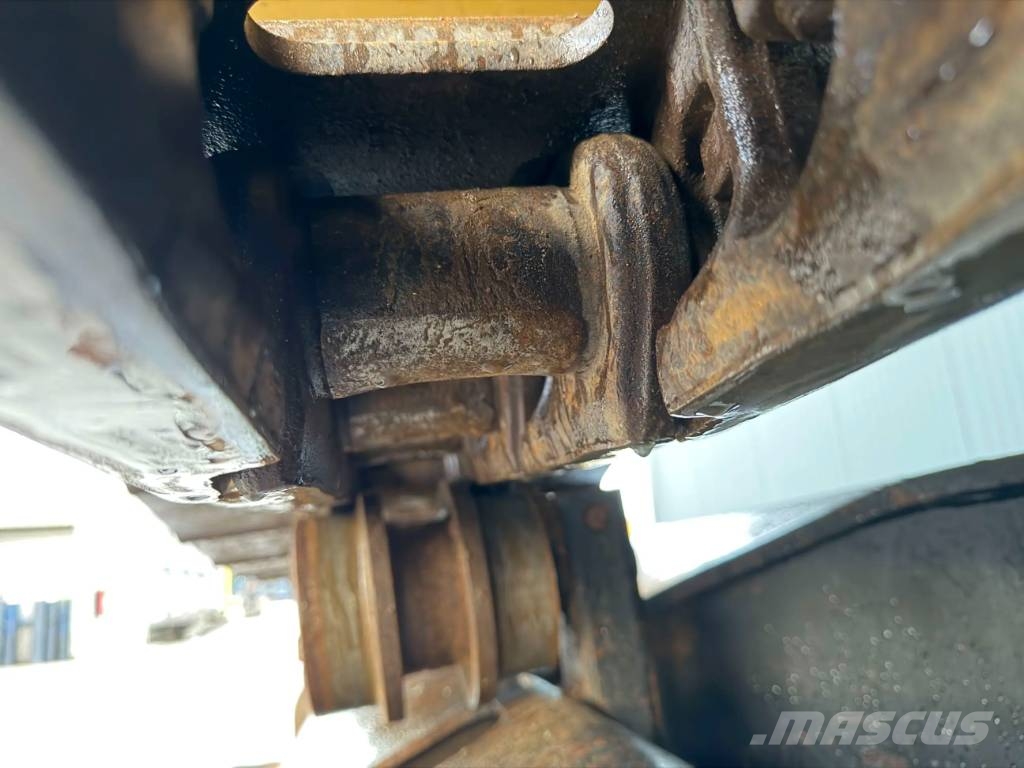 CAT 330F LN Kāpurķēžu ekskavatori